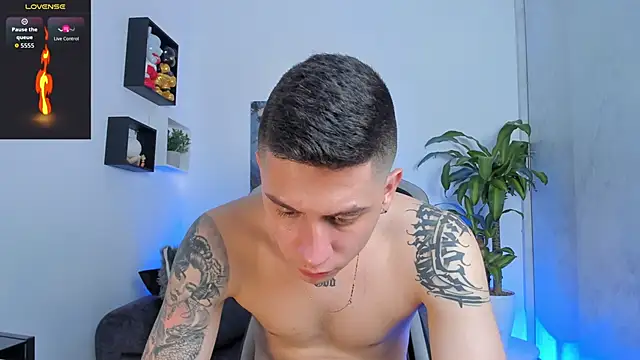 Yeiko Romero  online show from 09/18/25, 08:28