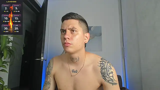 Yeiko Romero  online show from 09/30/25, 04:57