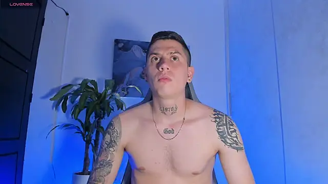 Yeiko Romero  online show from 12/22/25, 04:23