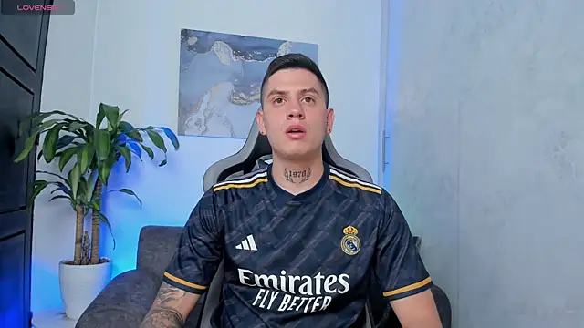 Yeiko Romero  online show from 01/14/26, 06:11