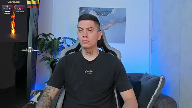 Yeiko Romero  online show from 12/02/25, 02:30