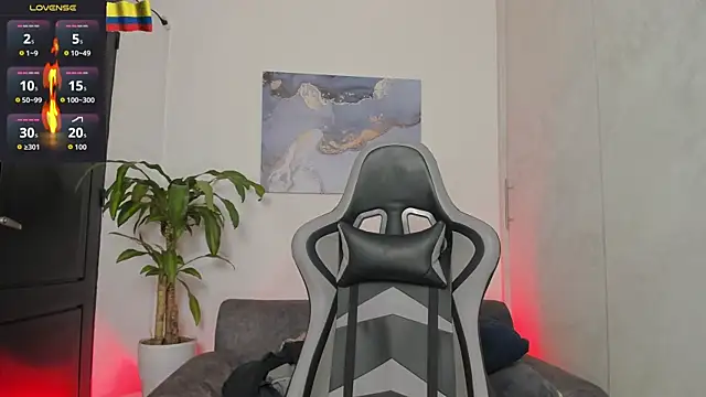 Yeiko Romero  online show from 12/20/25, 02:14