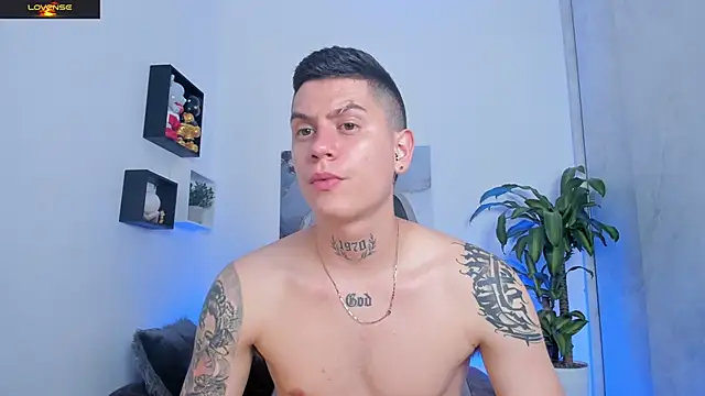Yeiko Romero  online show from 09/21/25, 04:50
