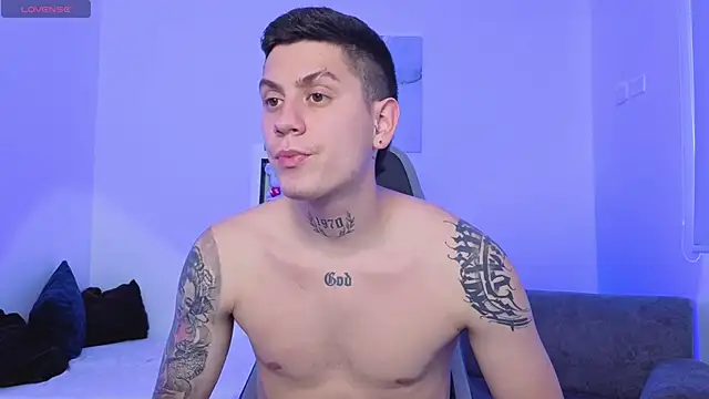 Yeiko Romero  online show from 04/28/26, 04:55
