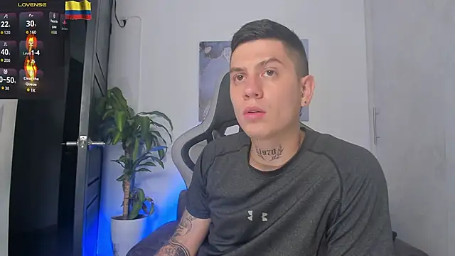 Yeiko Romero  online show from 11/14/25, 08:23