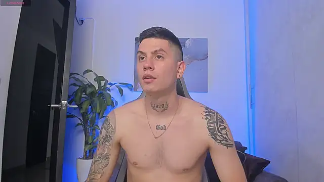 Yeiko Romero  online show from 10/23/25, 05:22