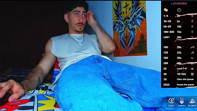 Thomass00 online show from 10/14/25, 11:36