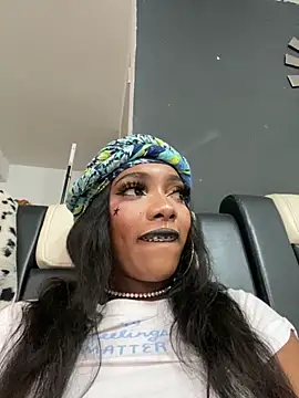 TIFFANYYSTAR online show from 11/10/25, 02:55