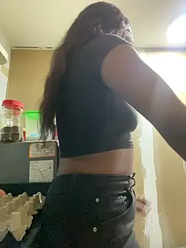 TIFFANYYSTAR online show from 11/03/25, 02:53