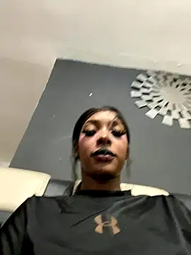 Snapshot of TIFFANYYSTAR chatting on 10/09/25, 01:00 TIFFANYYSTAR online show from 10/09/25, 01:00