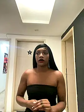 TIFFANYYSTAR online show from 12/04/25, 05:45