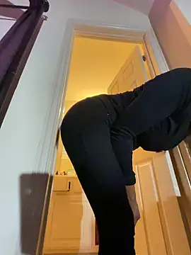 Snapshot of wynterheat chatting on 03/11/25, 08:41 wynterheat online show from 03/11/25, 08:41