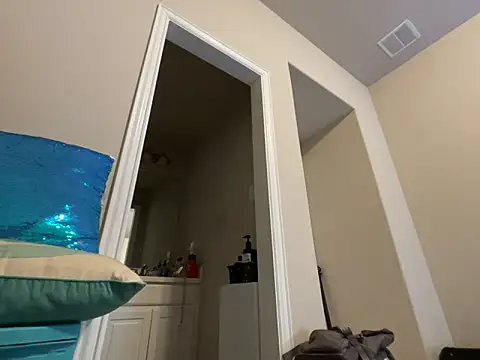 Snapshot of wynterheat chatting on 10/16/25, 09:12 wynterheat online show from 10/16/25, 09:12