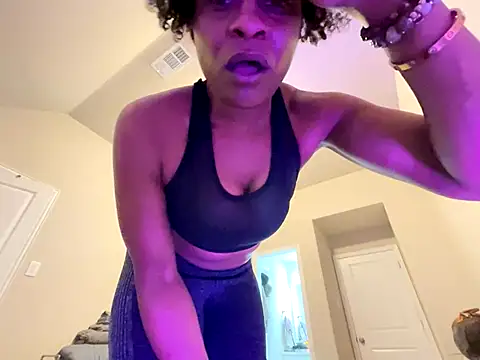 Snapshot of wynterheat chatting on 12/01/25, 02:12 wynterheat online show from 12/01/25, 02:12