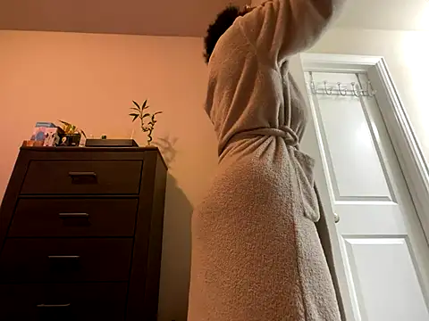 Snapshot of wynterheat chatting on 11/15/25, 05:33 wynterheat online show from 11/15/25, 05:33