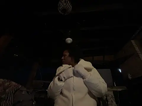 Snapshot of wynterheat chatting on 03/20/25, 02:51 wynterheat online show from 03/20/25, 02:51