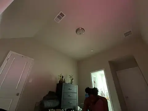 Snapshot of wynterheat chatting on 10/22/25, 01:05 wynterheat online show from 10/22/25, 01:05