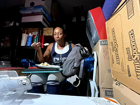 Snapshot of wynterheat chatting on 11/04/25, 12:20 wynterheat online show from 11/04/25, 12:20