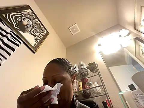 Snapshot of wynterheat chatting on 10/31/25, 11:51 wynterheat online show from 10/31/25, 11:51