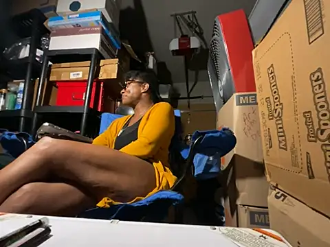 Snapshot of wynterheat chatting on 10/10/25, 08:37 wynterheat online show from 10/10/25, 08:37