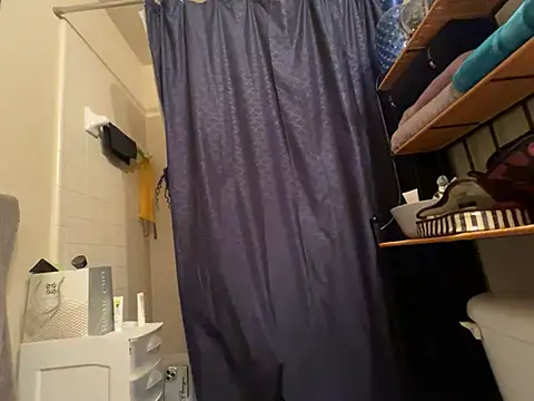 Snapshot of wynterheat chatting on 03/17/25, 04:19 wynterheat online show from 03/17/25, 04:19