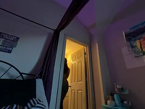 Snapshot of wynterheat chatting on 03/23/25, 12:15 wynterheat online show from 03/23/25, 12:15