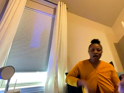 Snapshot of wynterheat chatting on 11/17/25, 03:27 wynterheat online show from 11/17/25, 03:27