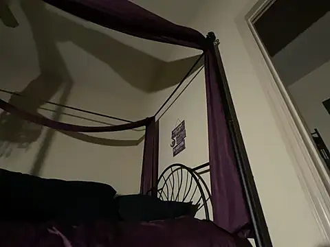 Snapshot of wynterheat chatting on 03/09/25, 11:03 wynterheat online show from 03/09/25, 11:03