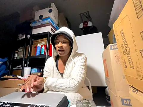 Snapshot of wynterheat chatting on 12/02/25, 07:54 wynterheat online show from 12/02/25, 07:54