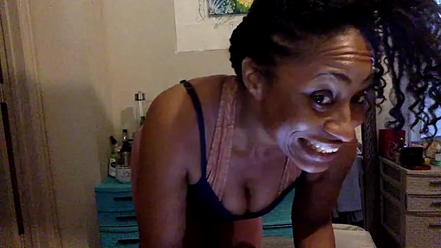 Snapshot of wynterheat chatting on 03/16/25, 12:33 wynterheat online show from 03/16/25, 12:33