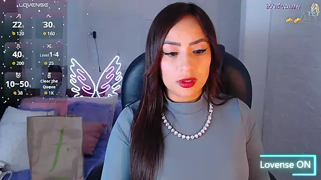 Snapshot of Paulina_627 chatting on 06/20/26, 03:06 Paulina 627 online show from 06/20/26, 03:06
