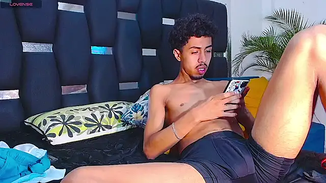 Snapshot of RyanRizzo chatting on 01/26/25, 06:27 RyanRizzo online show from 01/26/25, 06:27