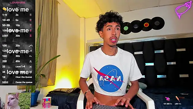 Snapshot of RyanRizzo chatting on 03/12/25, 01:36 RyanRizzo online show from 03/12/25, 01:36