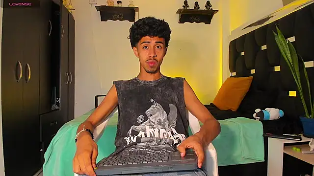 Snapshot of RyanRizzo chatting on 03/15/25, 11:06 RyanRizzo online show from 03/15/25, 11:06