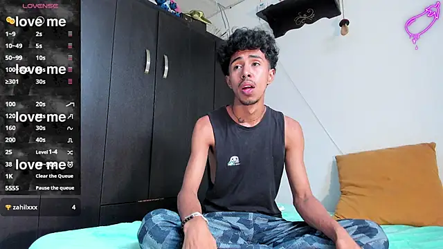 Snapshot of RyanRizzo chatting on 03/19/25, 05:17 RyanRizzo online show from 03/19/25, 05:17