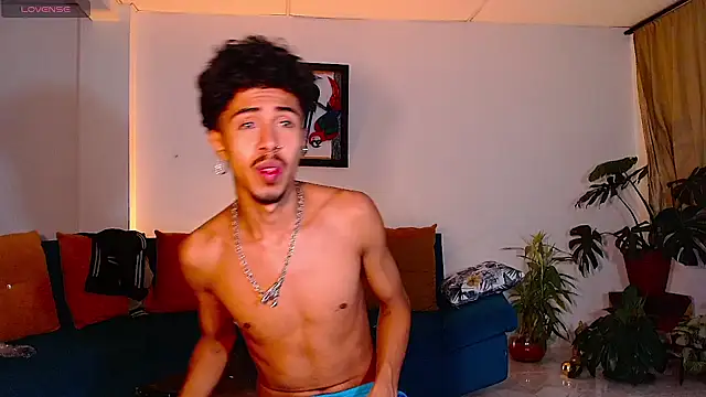 Snapshot of RyanRizzo chatting on 01/17/25, 06:15 RyanRizzo online show from 01/17/25, 06:15