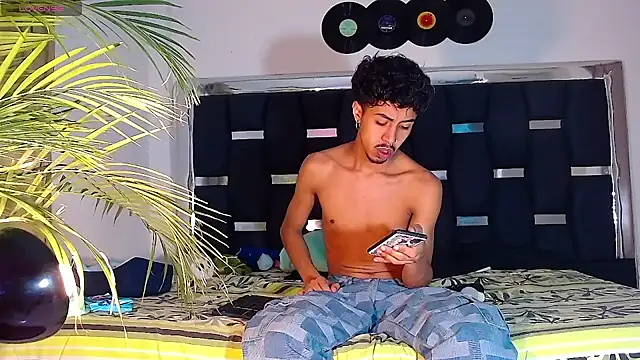 Snapshot of RyanRizzo chatting on 01/30/25, 01:55 RyanRizzo online show from 01/30/25, 01:55