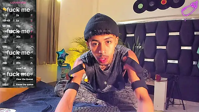 Snapshot of RyanRizzo chatting on 03/03/25, 03:43 RyanRizzo online show from 03/03/25, 03:43