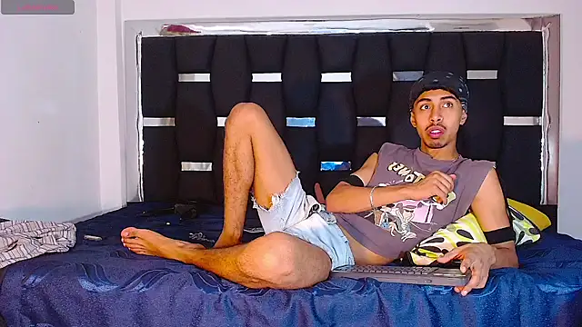 Snapshot of RyanRizzo chatting on 02/18/25, 05:20 RyanRizzo online show from 02/18/25, 05:20