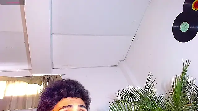 Snapshot of RyanRizzo chatting on 01/23/25, 08:02 RyanRizzo online show from 01/23/25, 08:02