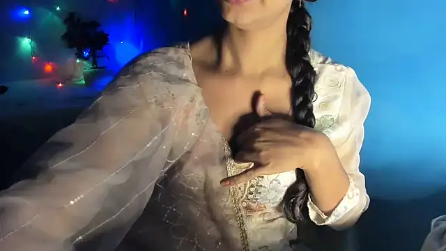 aarjulove online show from 10/28/25, 12:37