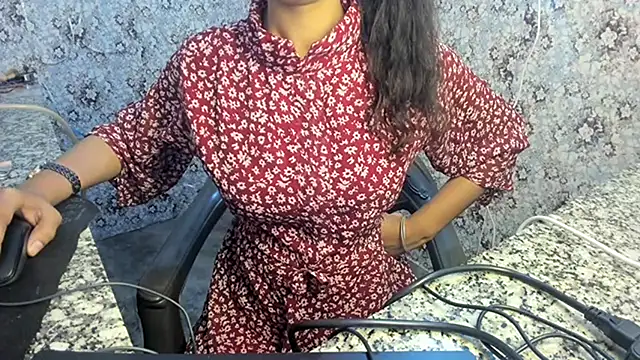 Snapshot of aarjulove chatting on 02/18/25, 04:26 aarjulove online show from 02/18/25, 04:26