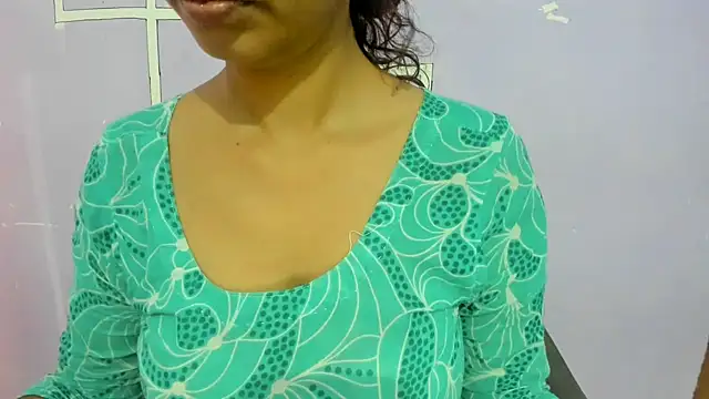 Snapshot of aarjulove chatting on 09/13/25, 08:36 aarjulove online show from 09/13/25, 08:36