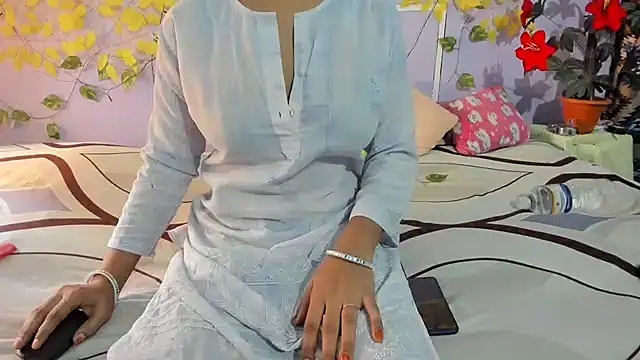 aarjulove online show from 06/16/26, 10:15