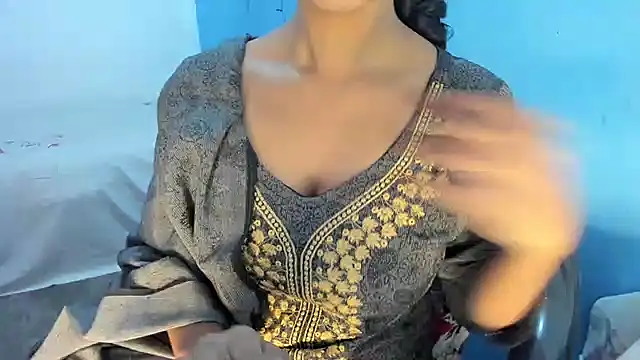 Snapshot of aarjulove chatting on 01/14/26, 10:30 aarjulove online show from 01/14/26, 10:30