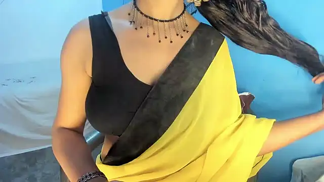 Snapshot of aarjulove chatting on 01/13/26, 06:45 aarjulove online show from 01/13/26, 06:45