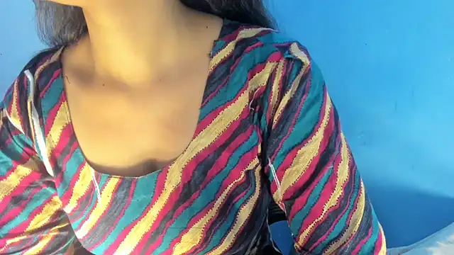 aarjulove online show from 04/17/26, 11:24