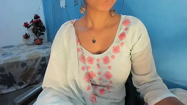 aarjulove online show from 04/11/26, 07:16