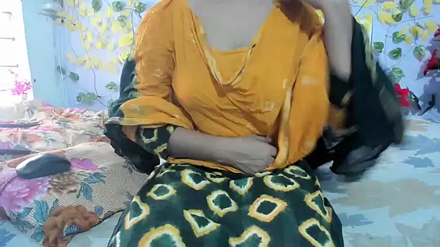 Snapshot of aarjulove chatting on 04/23/26, 10:55 aarjulove online show from 04/23/26, 10:55