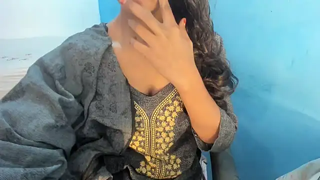 Snapshot of aarjulove chatting on 01/11/26, 10:11 aarjulove online show from 01/11/26, 10:11